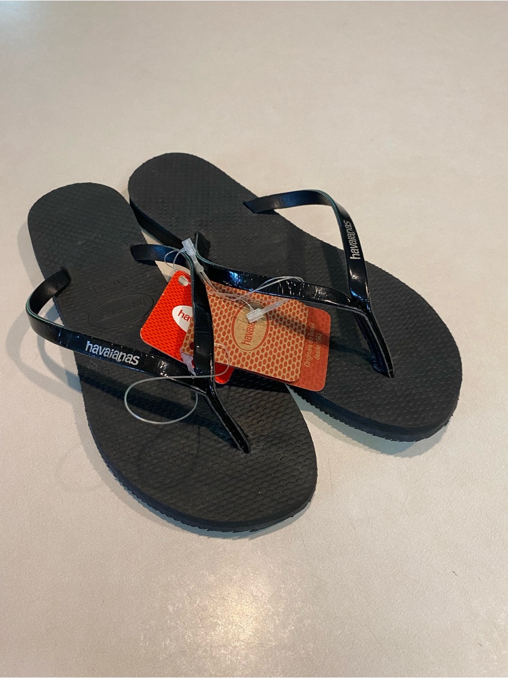 HAVIANAS NWT YOU METALLIC PATENT ORIGINAL CLASSIC BLACK FLIP FLOP THONG SZ 33/34